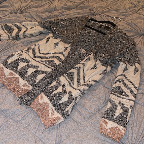 Tilly’s | Chunky Knit Cardigan - Picture 6 of 13